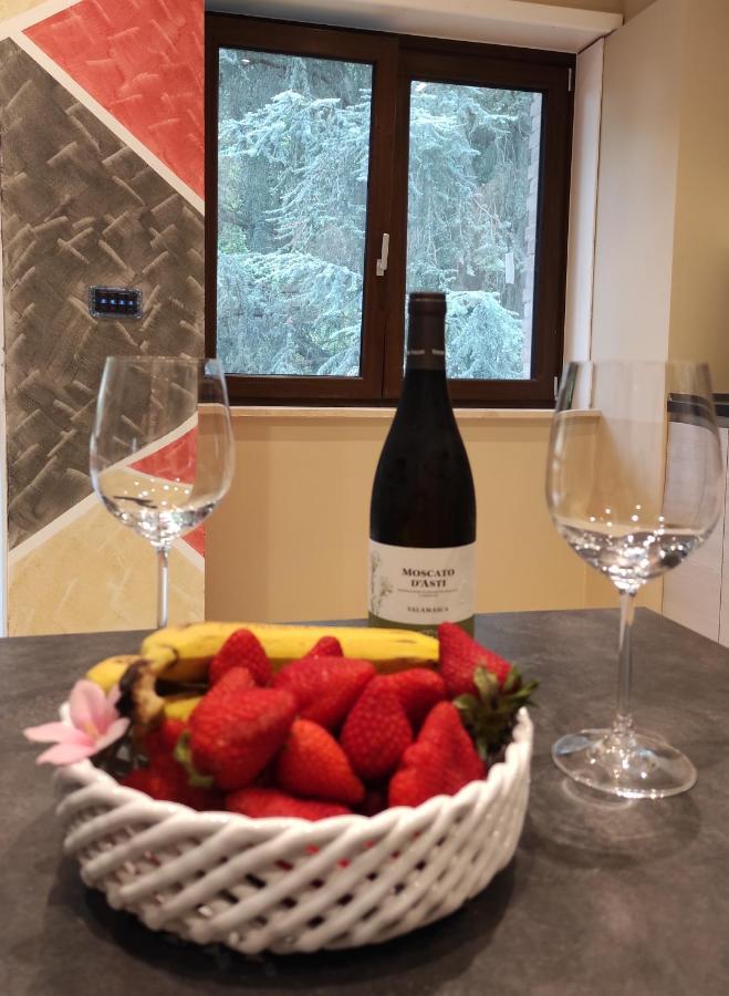 Oasi Del Monferrato - Appartamento Rosso Mombercelli Bagian luar foto