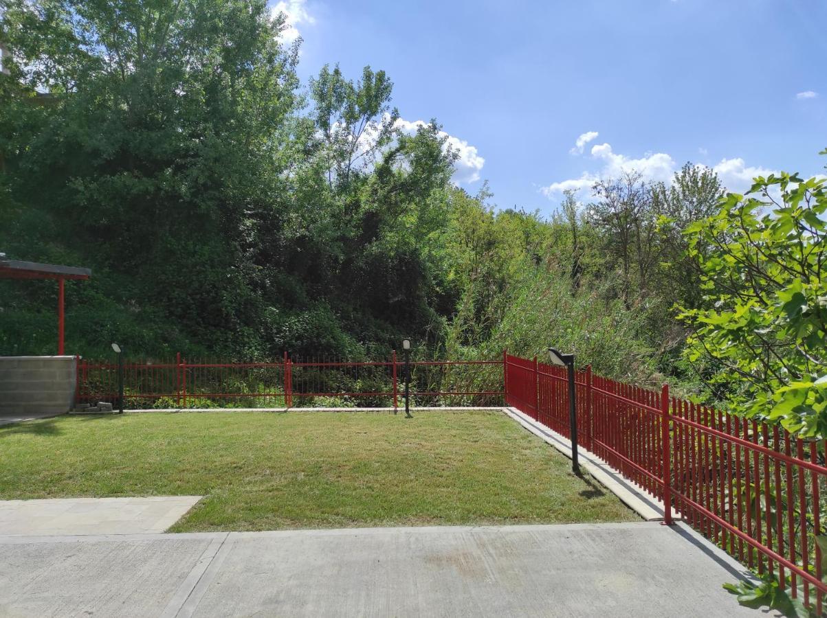 Oasi Del Monferrato - Appartamento Rosso Mombercelli Bagian luar foto
