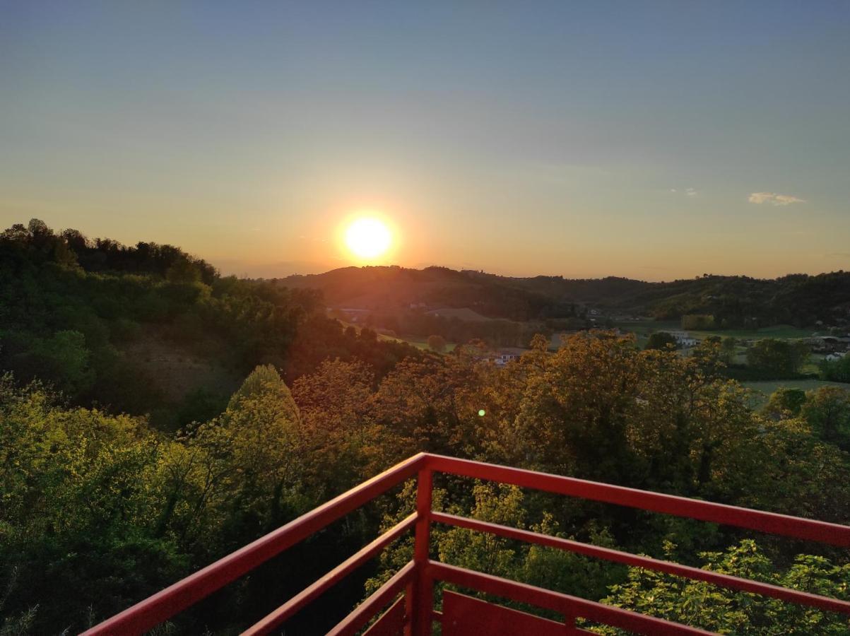 Oasi Del Monferrato - Appartamento Rosso Mombercelli Bagian luar foto