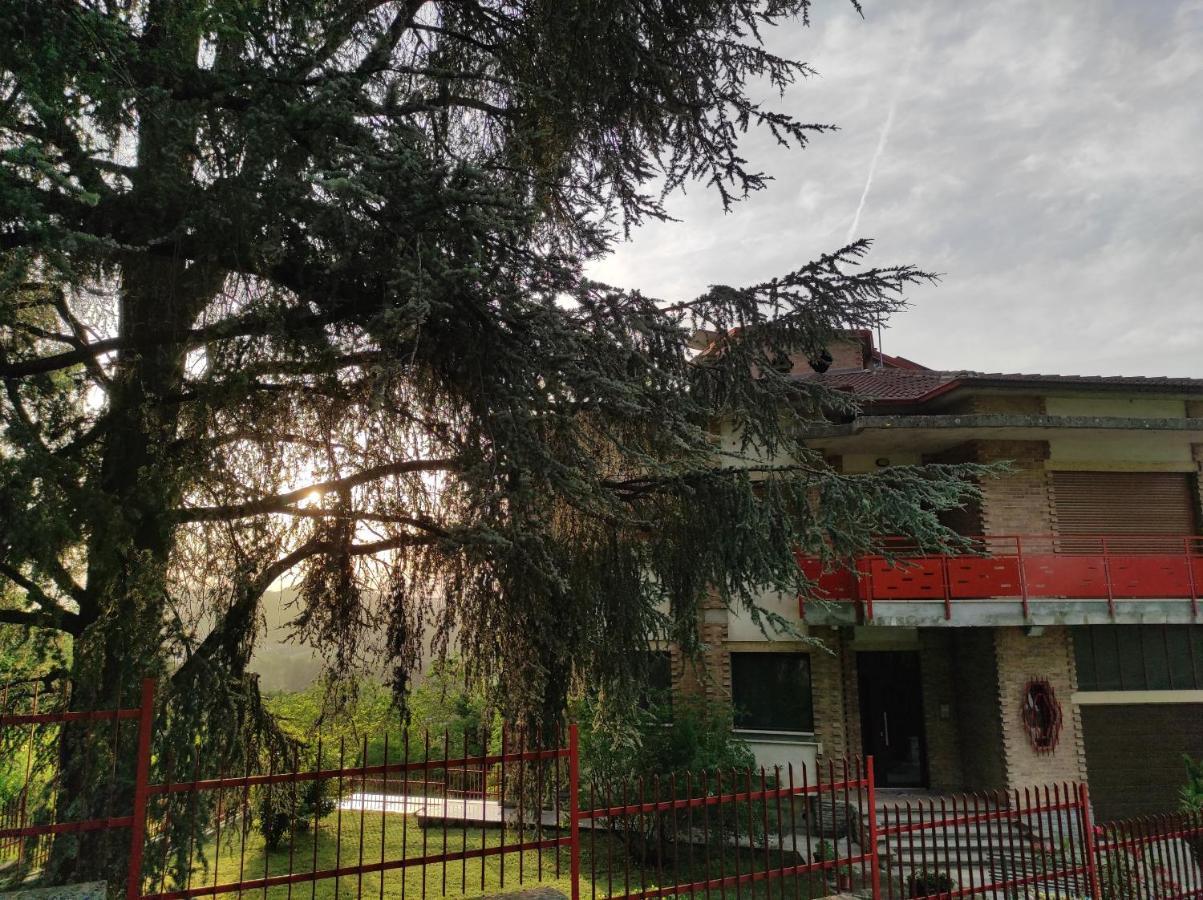 Oasi Del Monferrato - Appartamento Rosso Mombercelli Bagian luar foto
