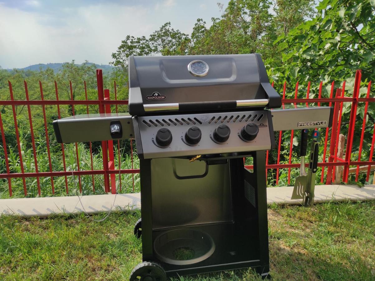 Oasi Del Monferrato - Appartamento Rosso Mombercelli Bagian luar foto
