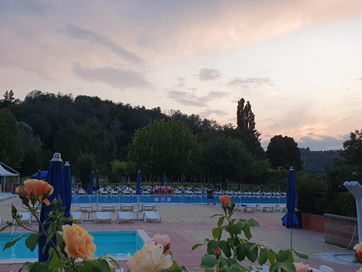 Oasi Del Monferrato - Appartamento Rosso Mombercelli Bagian luar foto